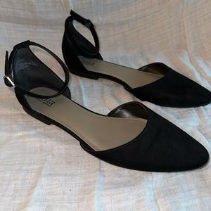 Black flats. Size 10.